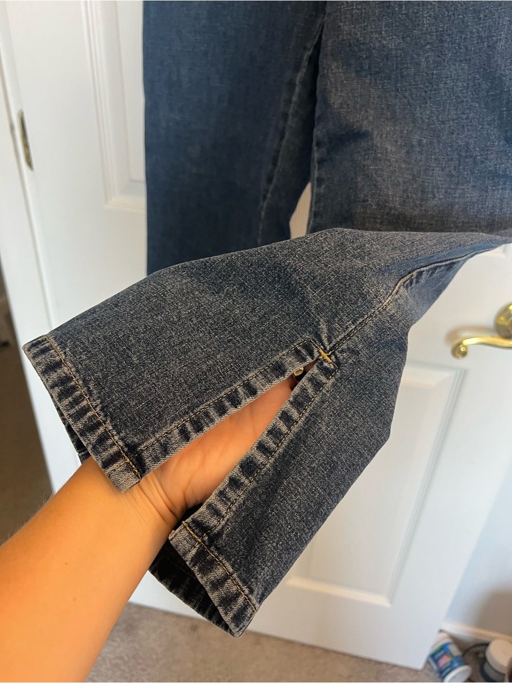 Jean Capris - Picture 2 of 4